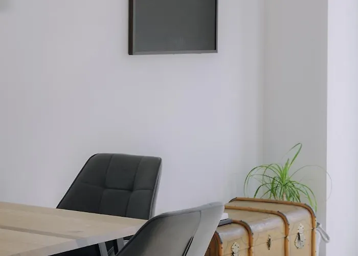 Apartment Charming Flat Priv Garden 15 Min To Center *